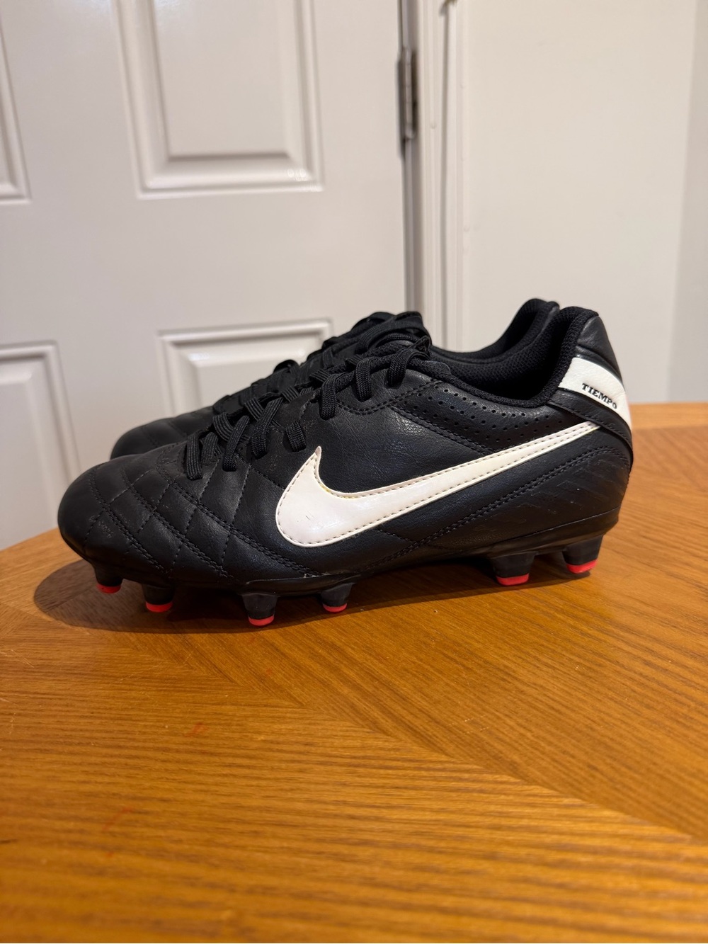 NIKE Tiempo Soccer cleats  Mens US size 7 Black Orange White 454818-018 year2011